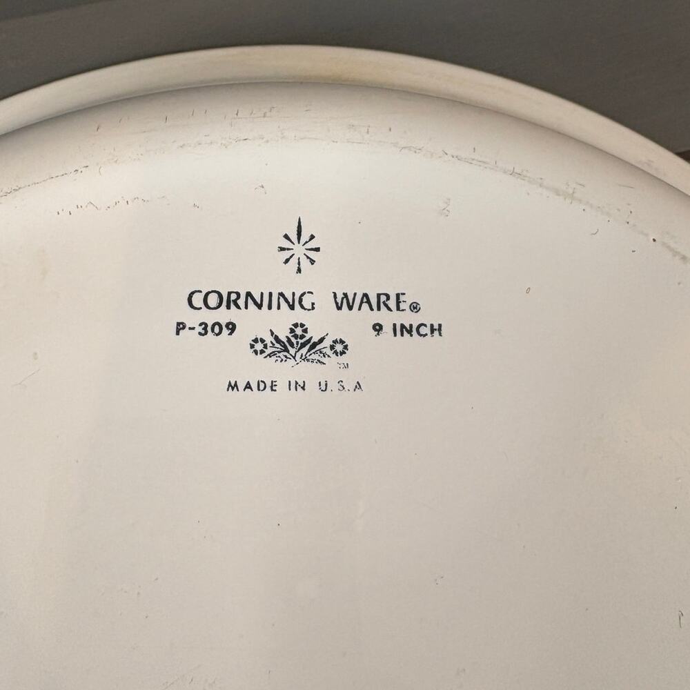 Corning Ware Blue Cornflower 9" Pie Plate, model P-309. - Picture 5 of 6